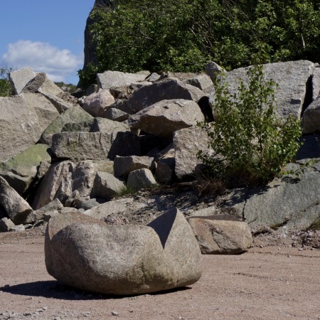 Waterstenen by Gerard Höweler